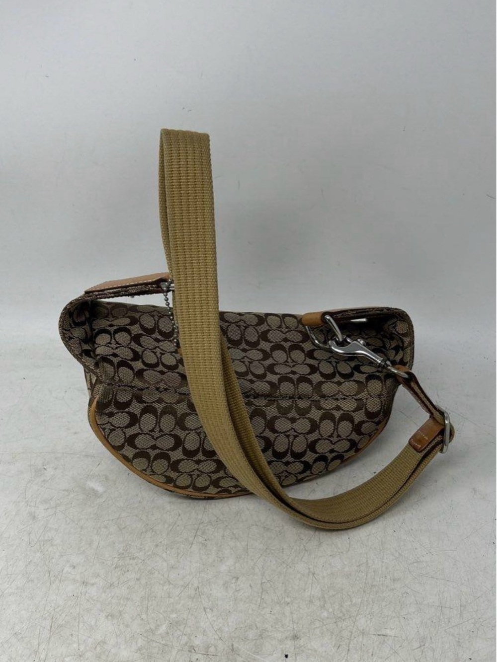 Coach signature canvas Crossbody belt Bag - Picture 4 of 6